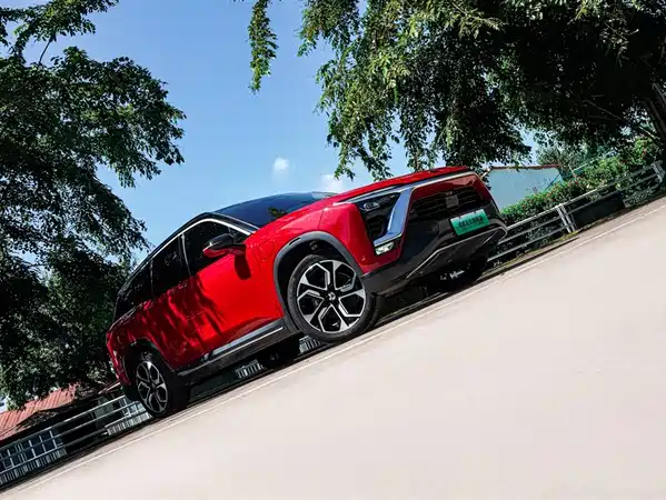 NIO ES8 2019