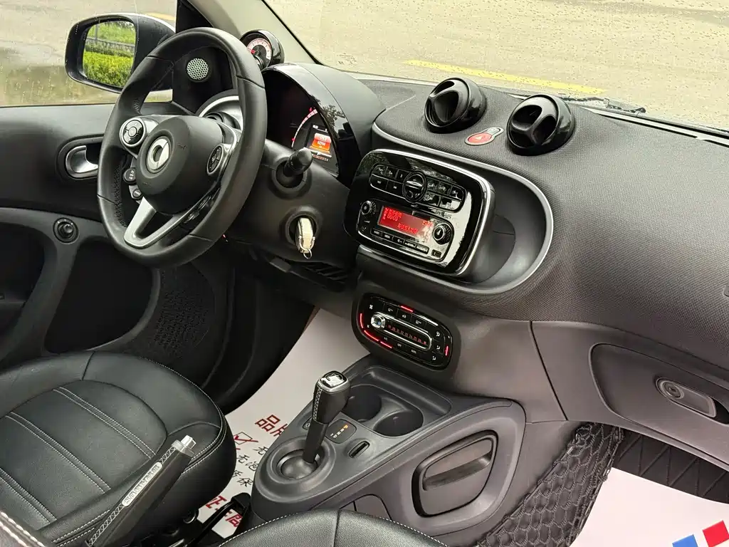 smart fortwo 2018 — фото 8