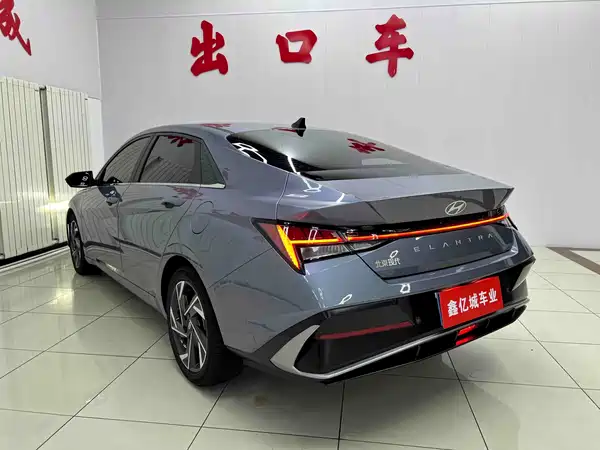 Hyundai Elantra 2023