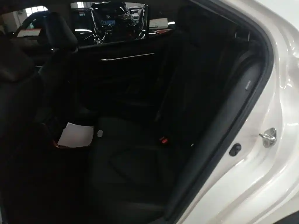Toyota Camry 2021 — фото 17