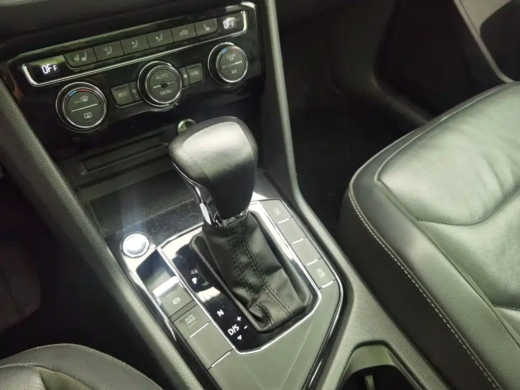 Volkswagen Tiguan L 2018 — фото 13