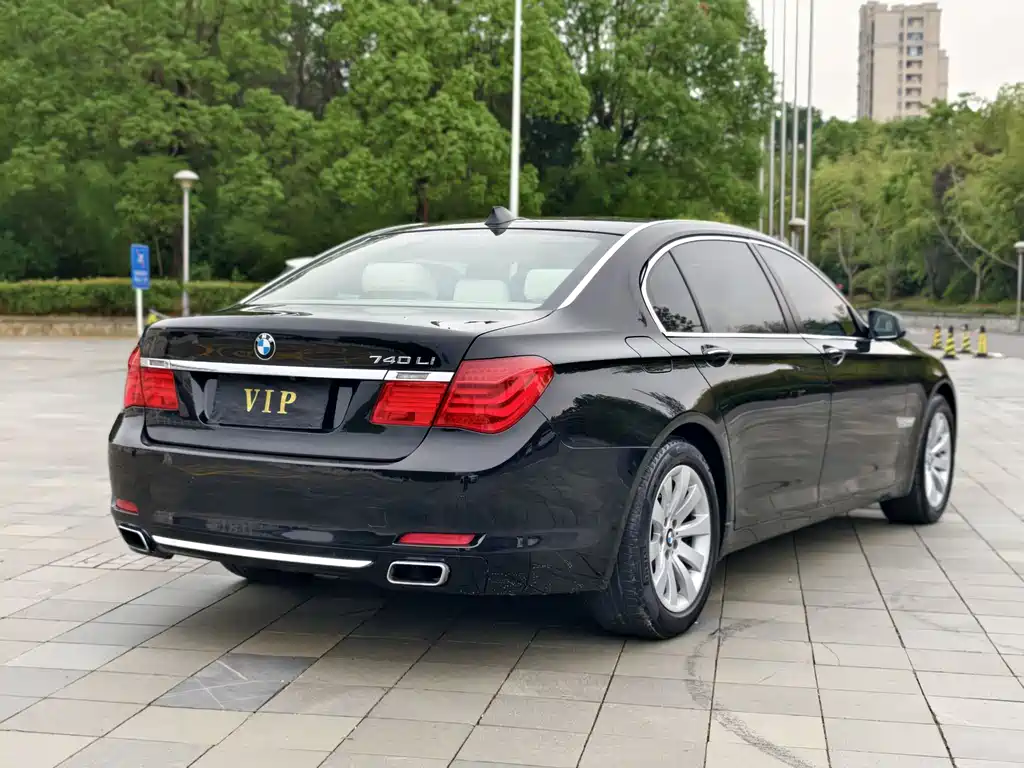 BMW 7 Series 2012 — фото 12