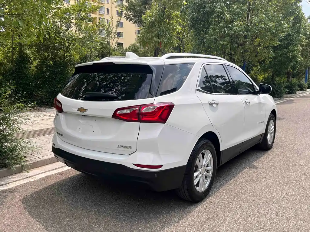 Chevrolet Equinox 2017 — фото 10