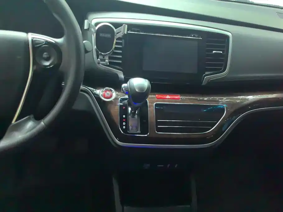Honda Odyssey 2018 — фото 16