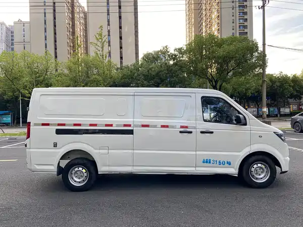 Dongfeng Yufeng EM27 2024