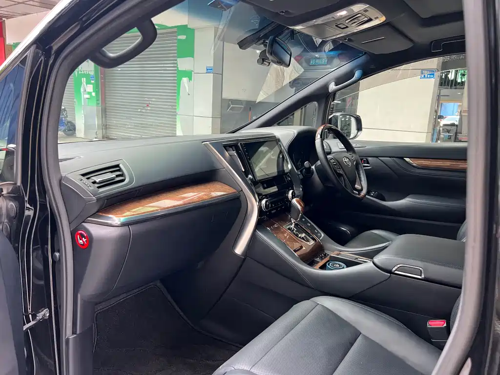 Toyota Alphard 2015 — фото 18