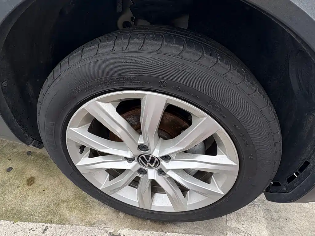 Volkswagen T-Roc 2023