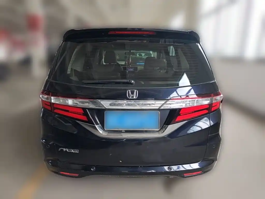 Honda Odyssey 2017 — фото 10