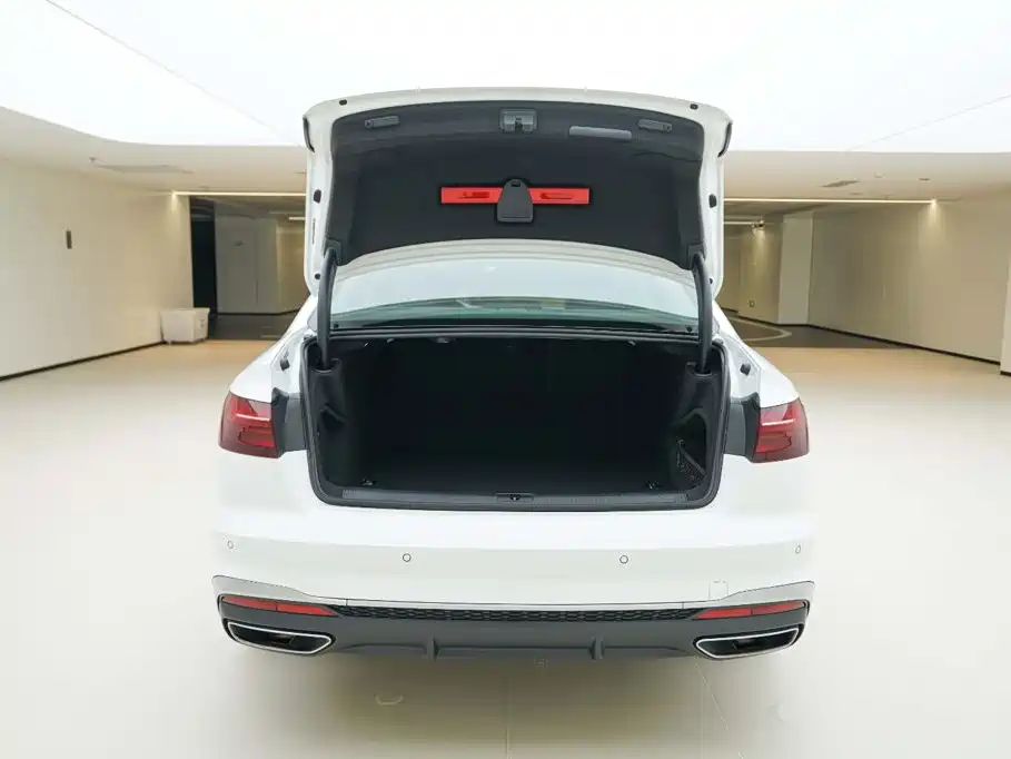 Audi A4L 2023