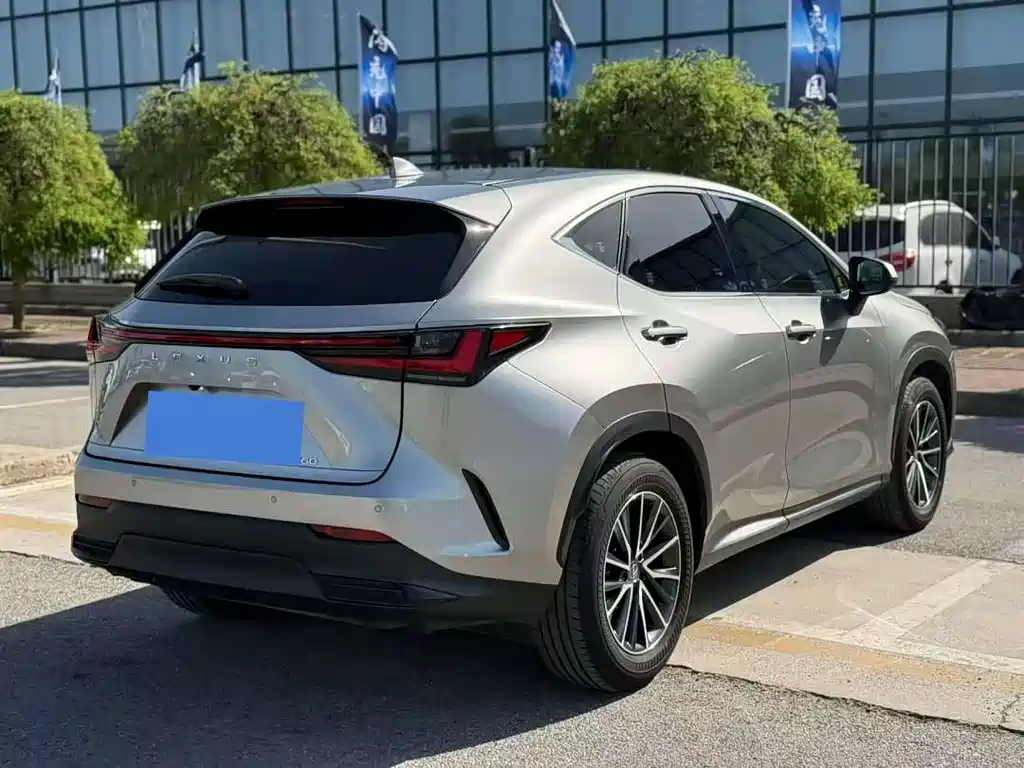 Lexus NX 2023
