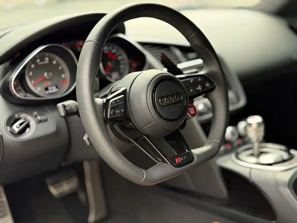 Audi R8 2015 — фото 13