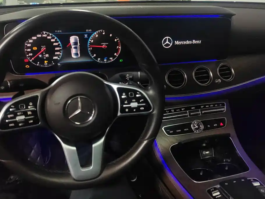 Mercedes-Benz E-Class 2020 — фото 12