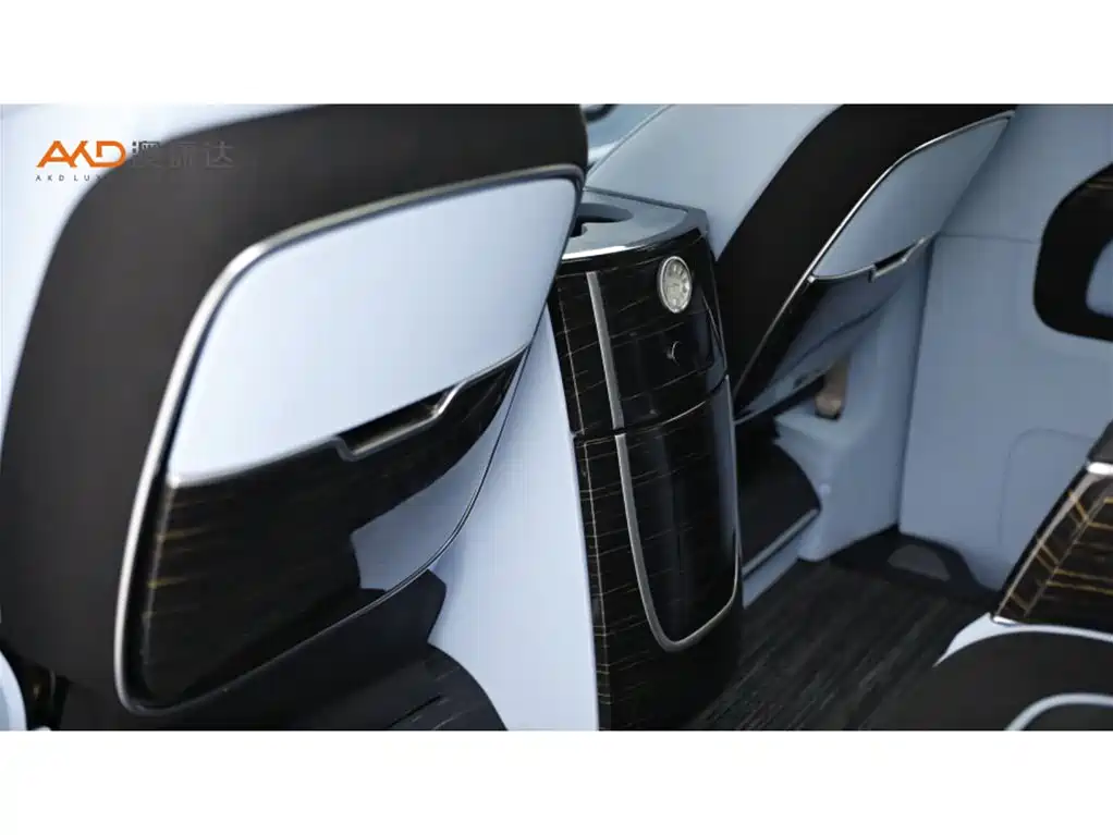 Mercedes-Benz V-Class 2022 — фото 10