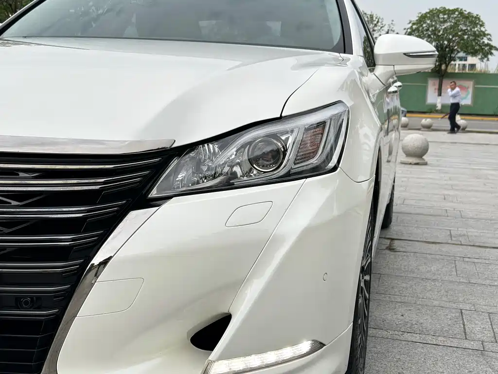 Toyota Crown 2019 — фото 13