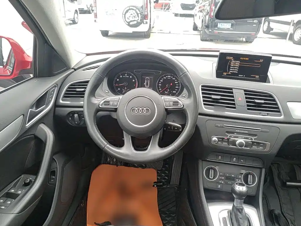 Audi Q3 2018 — фото 11