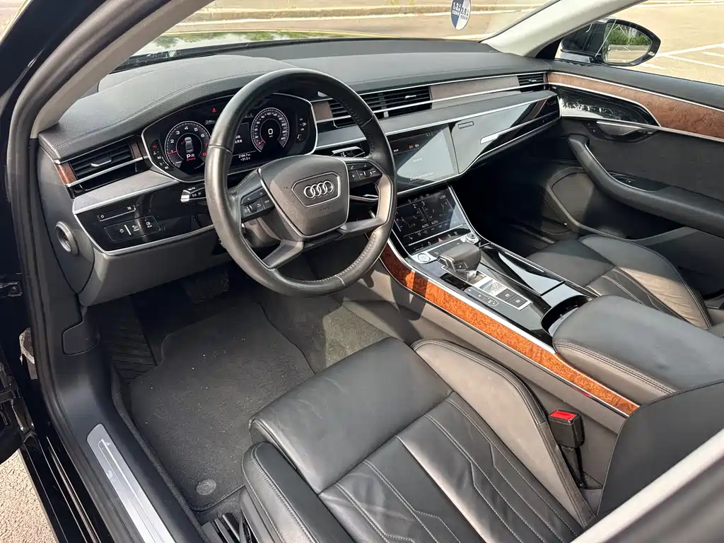 Audi A8 2019 — фото 4