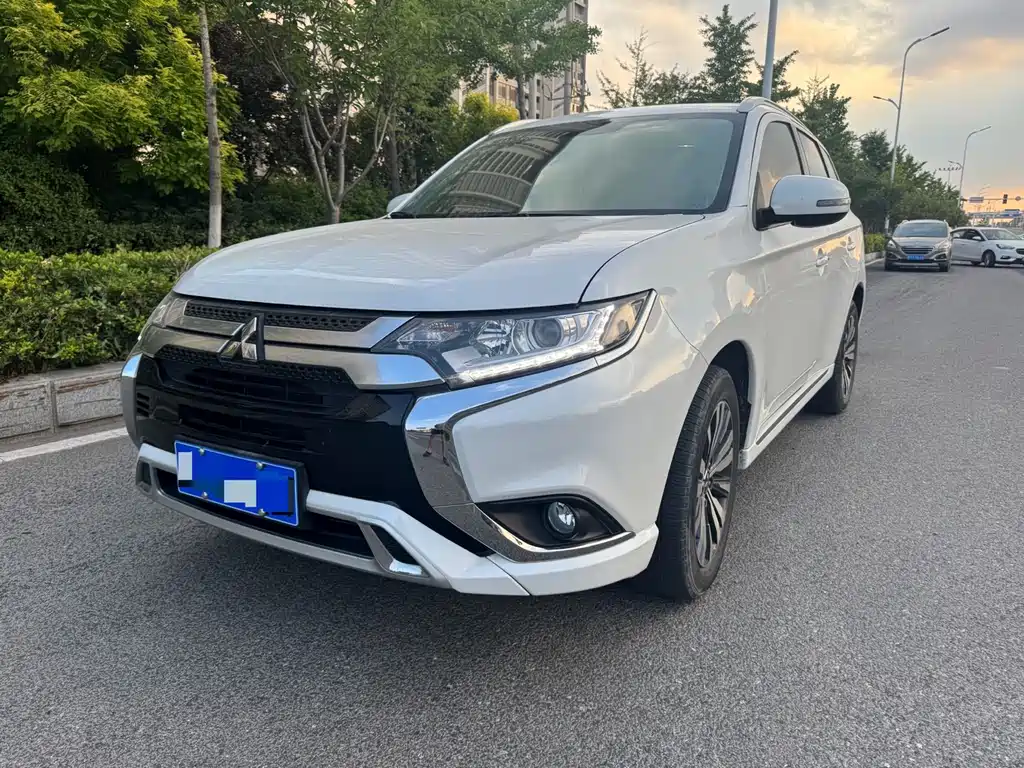 Mitsubishi Outlander 2022