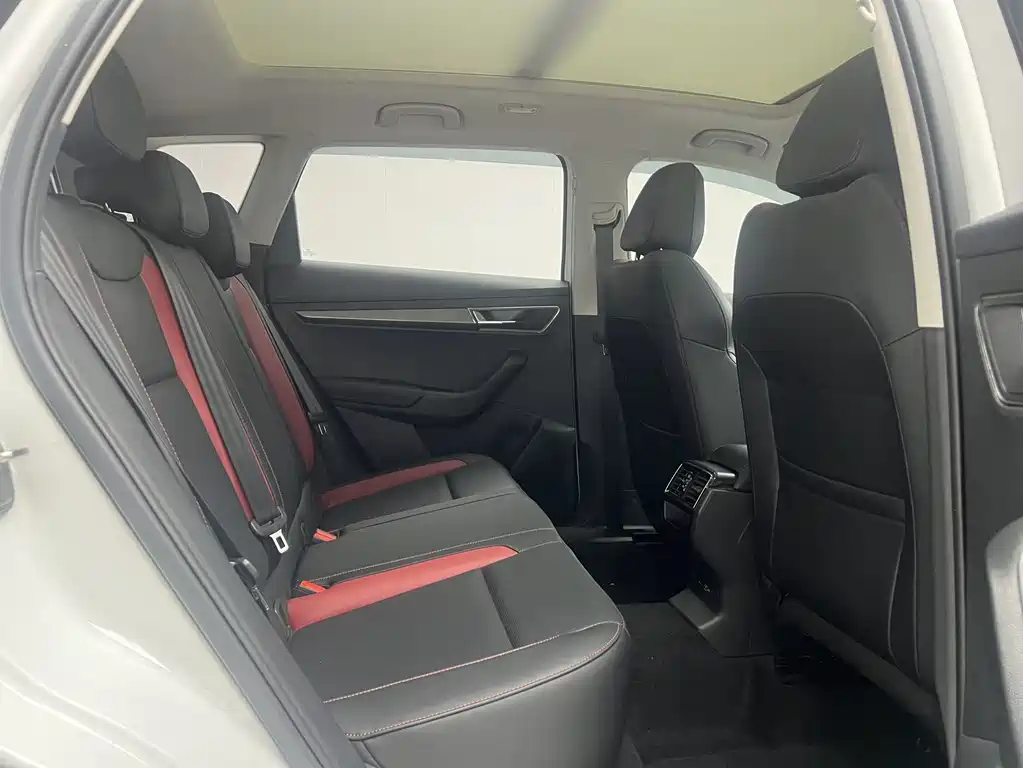 Skoda Karoq 2023 — фото 9