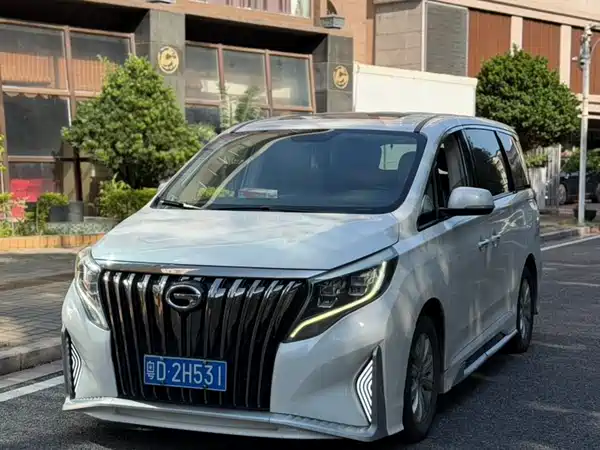 GAC Trumpchi M8 2018