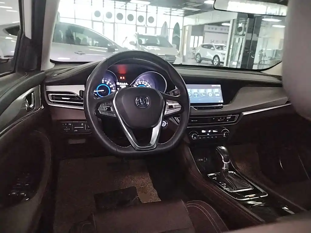 Changan Escape 2018 — фото 10