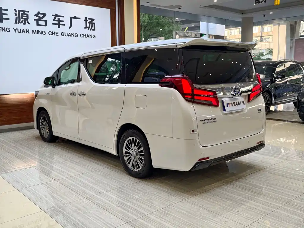 Toyota Alphard 2020 — фото 27