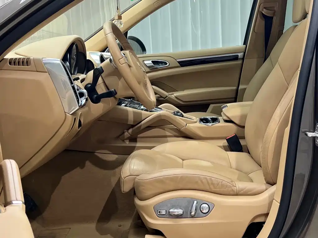 Porsche Cayenne 2014