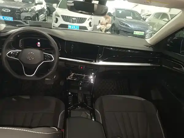 Volkswagen Passat 2024