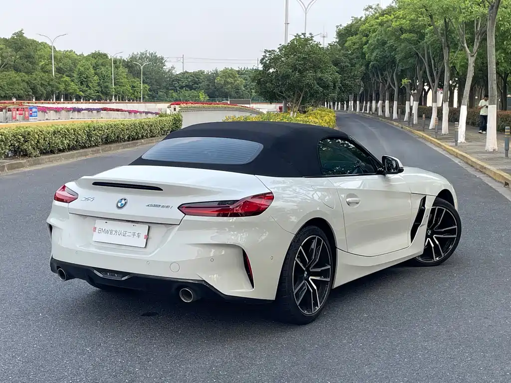 BMW Z4 2022 — фото 8