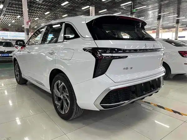 Hongqi HS3 2024