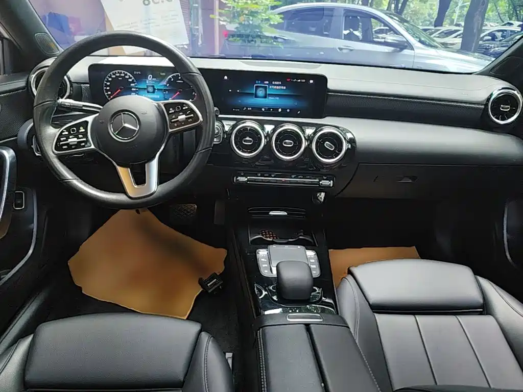 Mercedes-Benz A-Class 2021 — фото 10