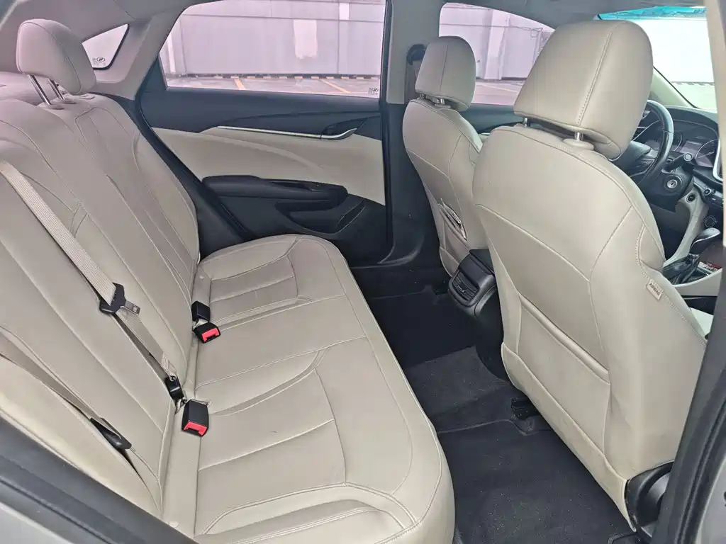 Buick Excelle 2018 — фото 11