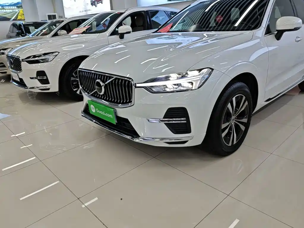 Volvo XC60 2023 — фото 24