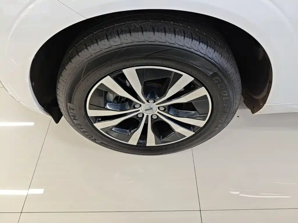 Volvo XC60 2023 — фото 23