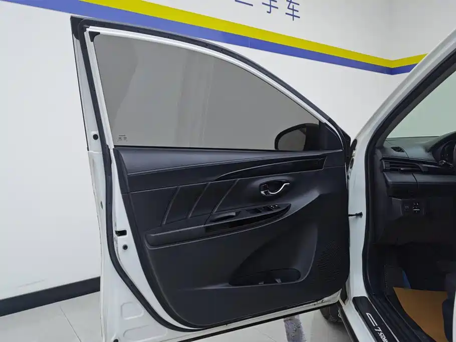 Toyota Yaris L 2021