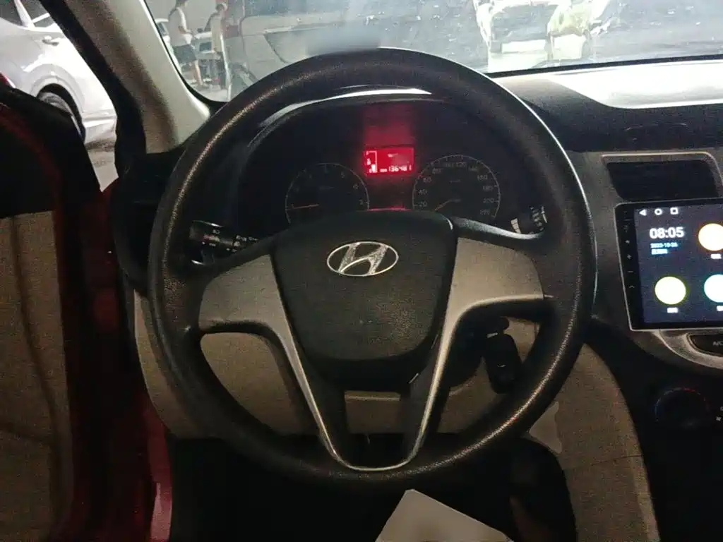 Hyundai Verna 2014 — фото 11