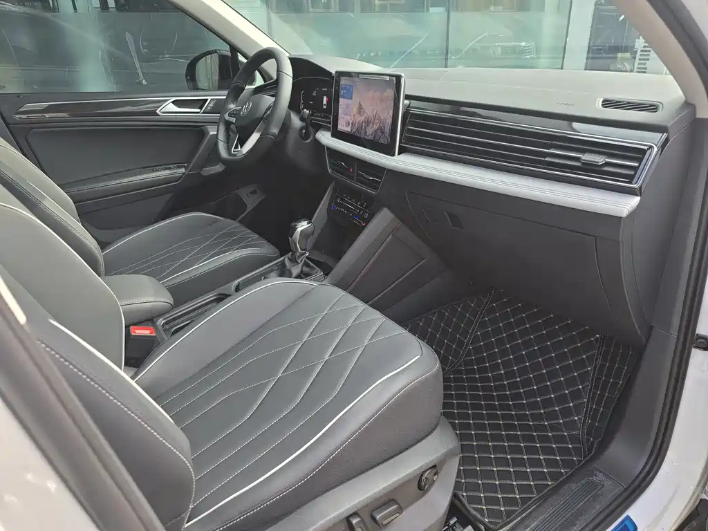 Volkswagen Tiguan L 2025 — фото 14