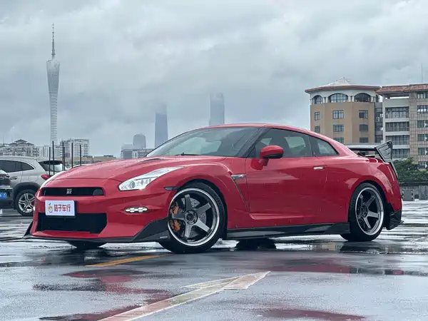 Nissan GT-R 2012