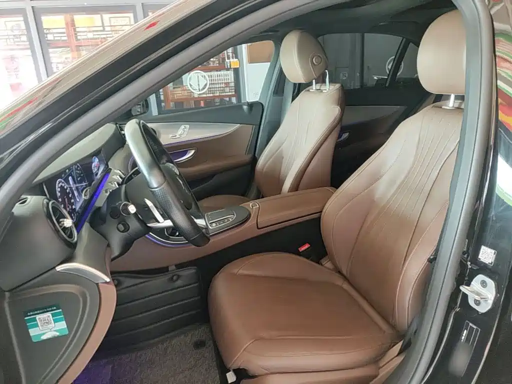 Mercedes-Benz E-Class 2020 — фото 15