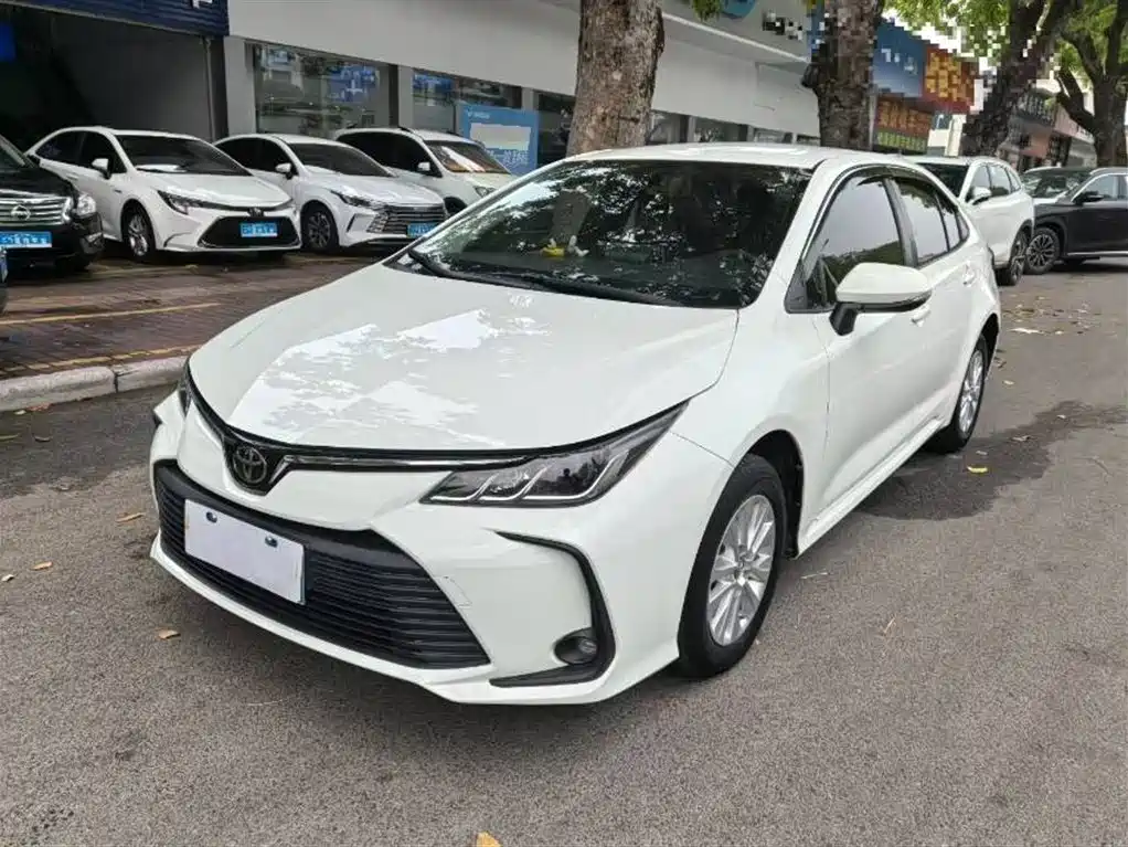 Toyota Corolla 2020 — фото 1