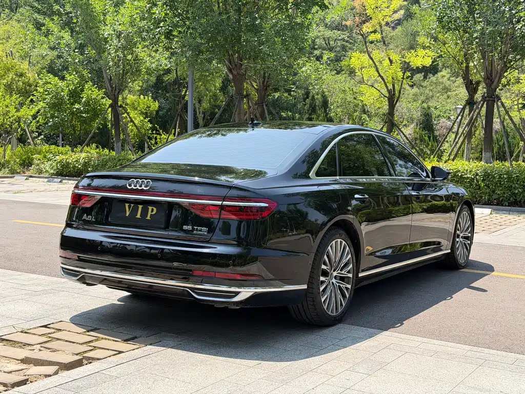 Audi A8 2022 — фото 21