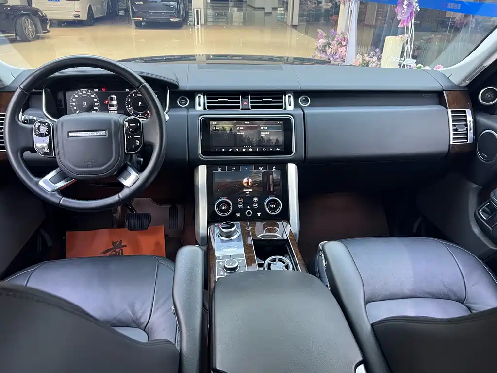 Land Rover Range Rover 2021 — фото 21