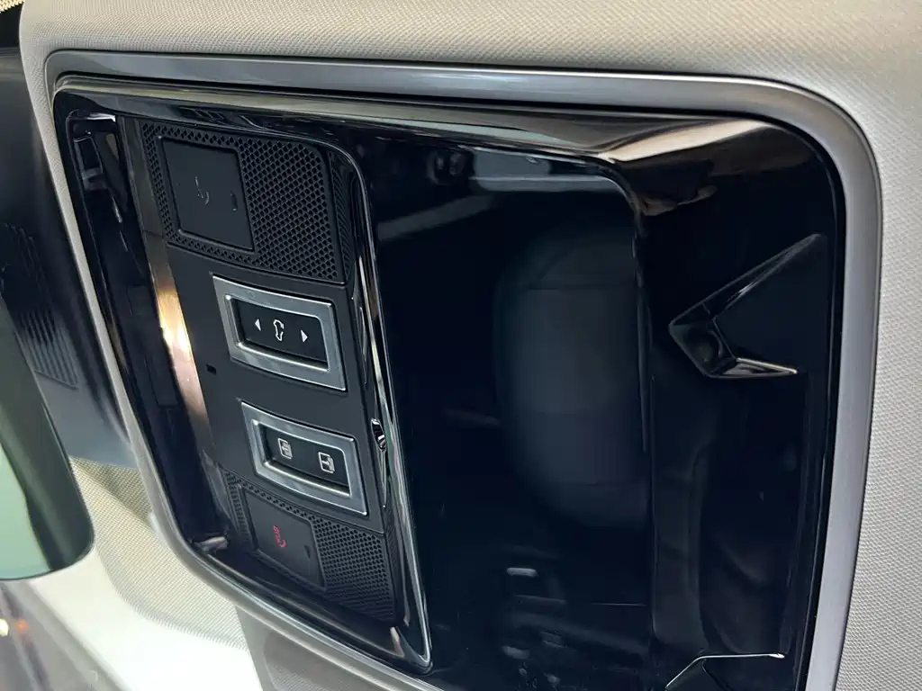 Land Rover Range Rover 2021 — фото 18
