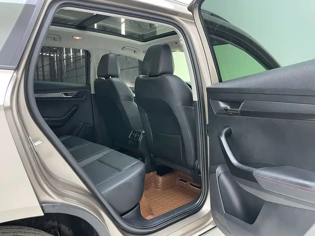 Skoda Karoq 2023 — фото 26