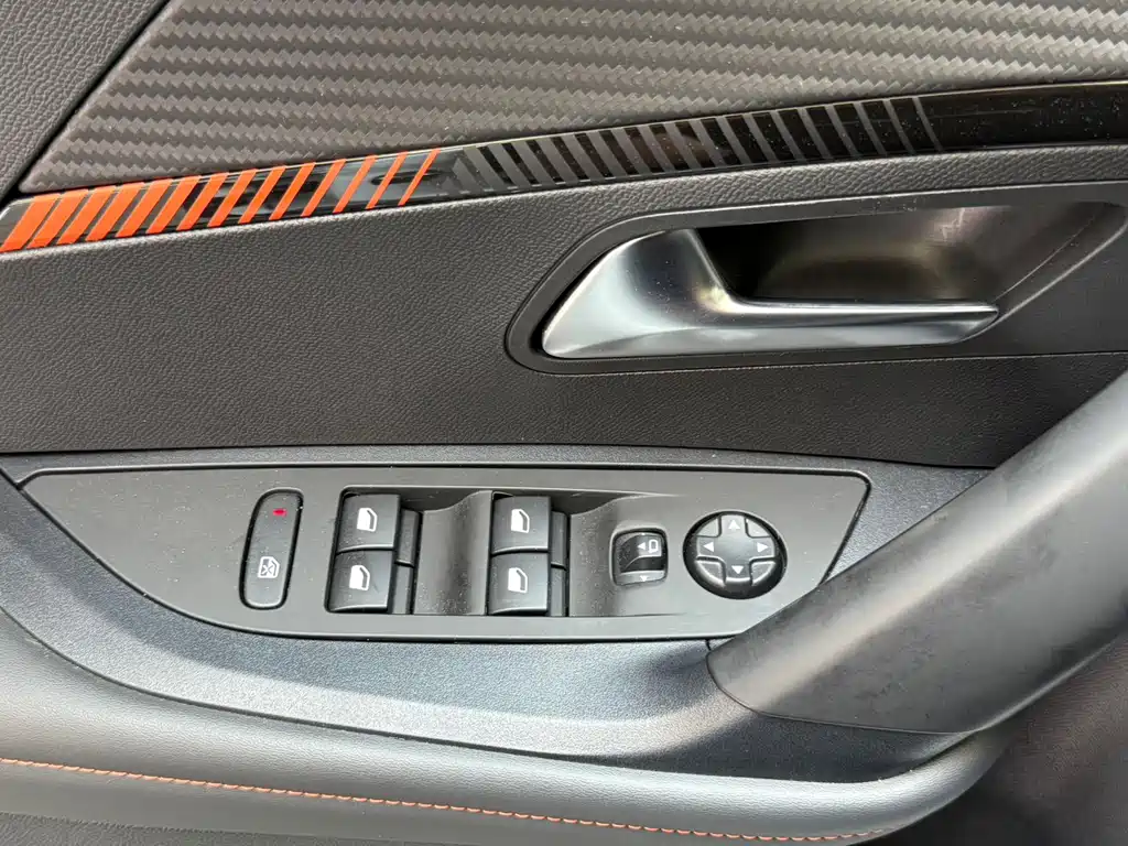 Peugeot 2008 2025 — фото 17