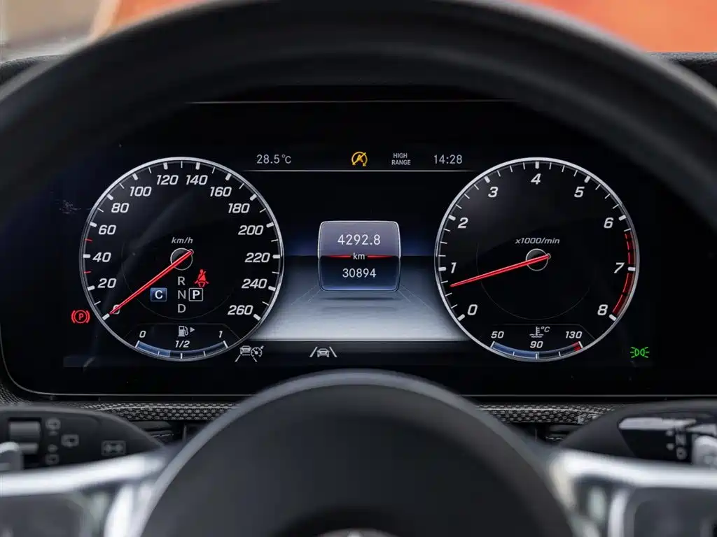 Mercedes-Benz G-Class 2023 — фото 13