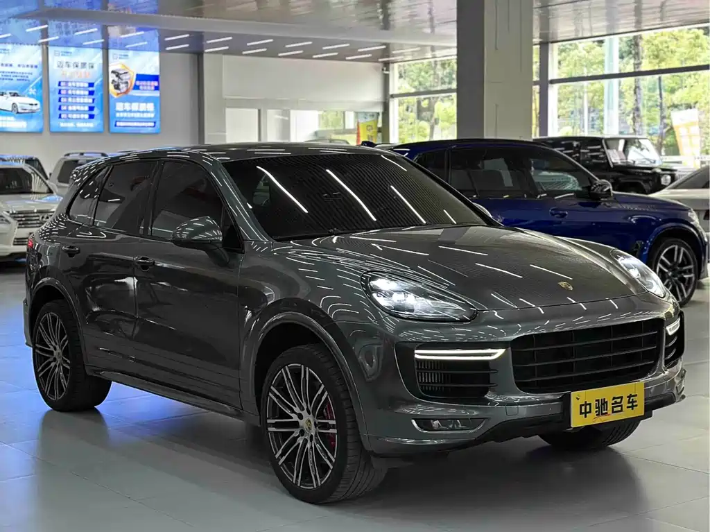 Porsche Cayenne 2016 — фото 3