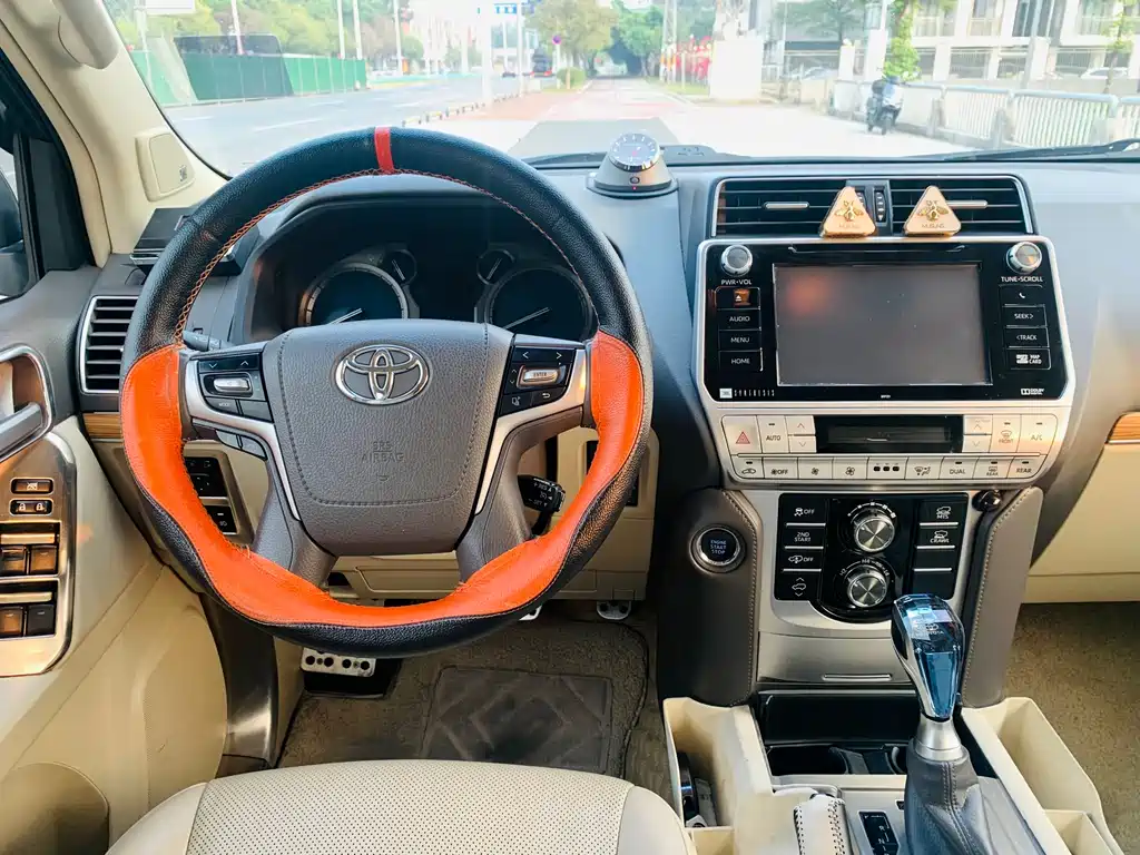 Toyota Prado 2019 — фото 13