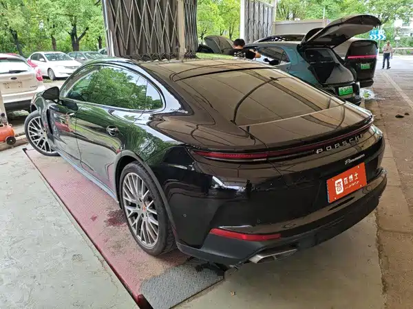 Porsche Panamera 2024