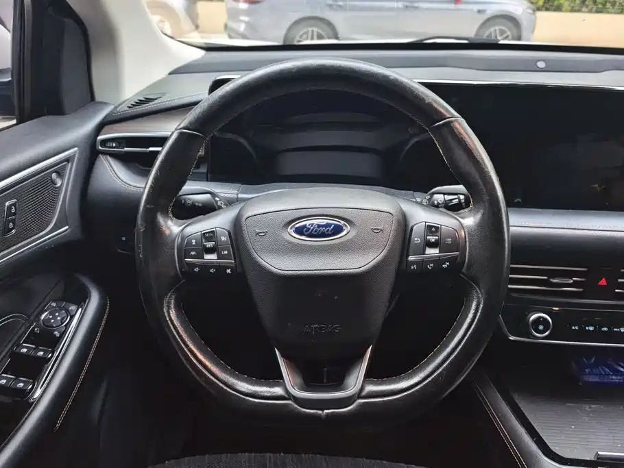 Ford Edge 2022 — фото 15