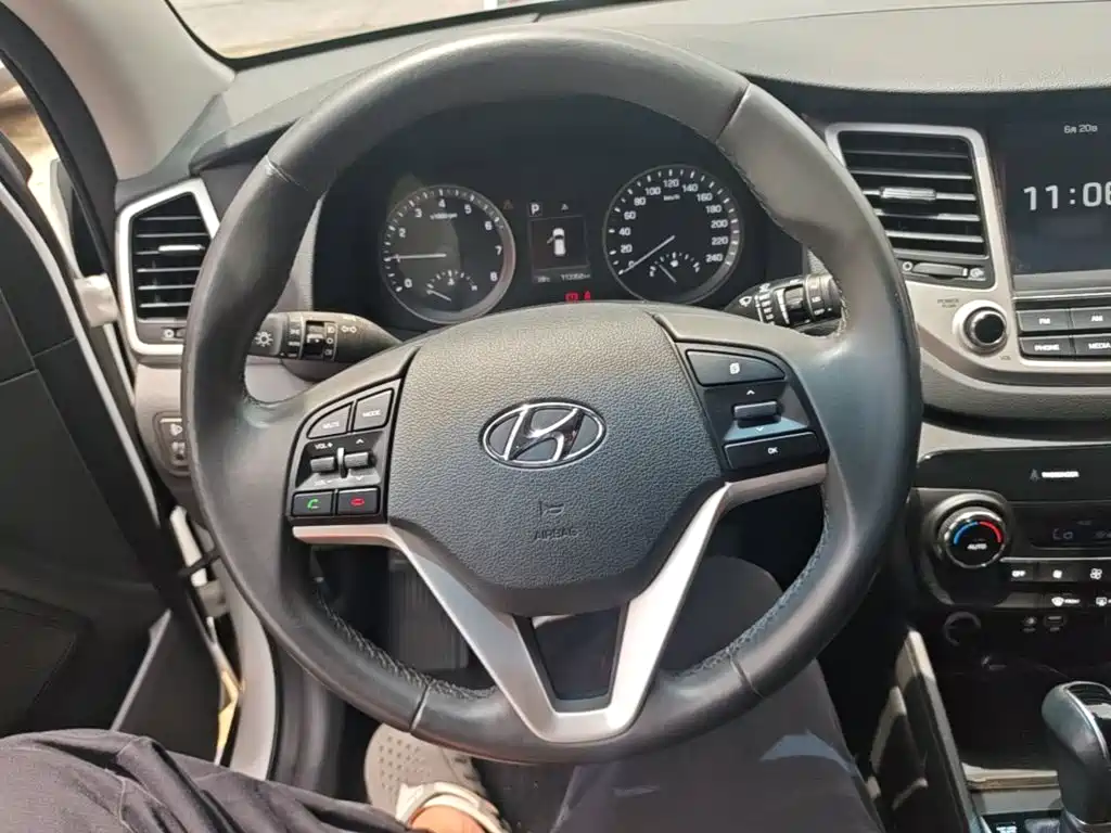 Hyundai Tucson 2017 — фото 11